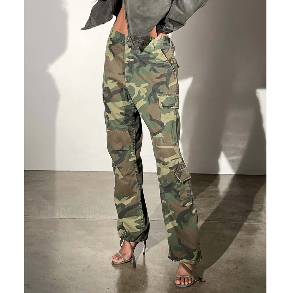 Local European cargo pants - camo